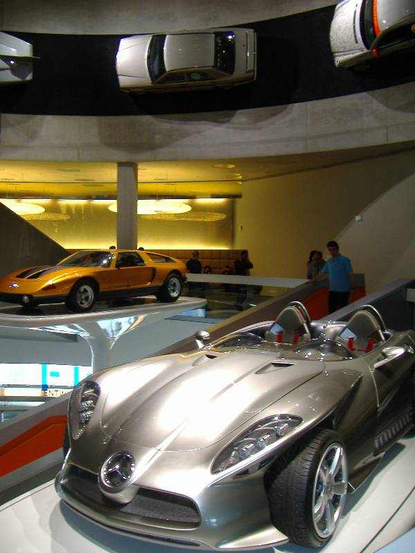 Mercedes-Benz Museum Stuttgart (3) 